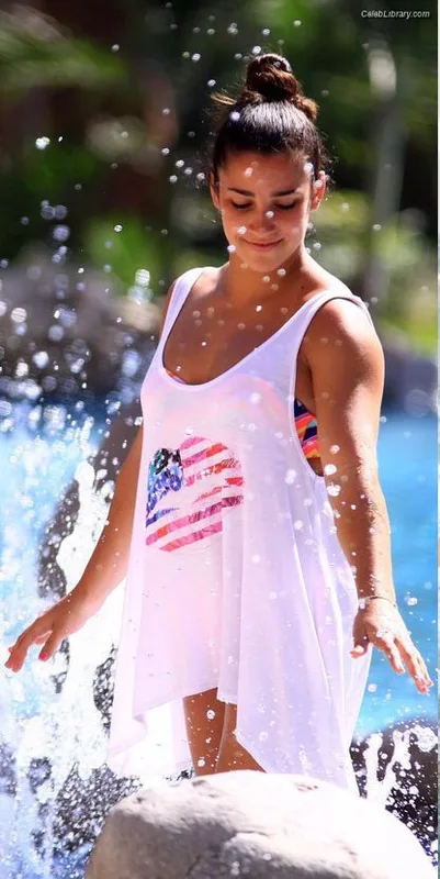 Aly Raisman photo 17 of 425