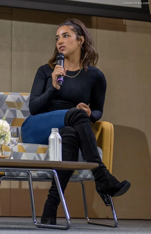 Aly Raisman photo 19 of 425