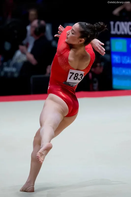 Aly Raisman photo 6 of 425