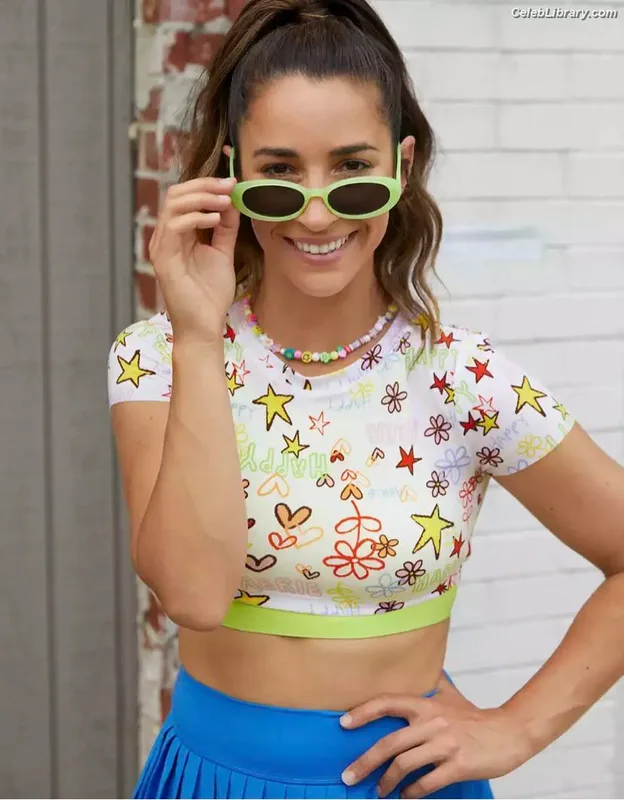 Aly Raisman photo 21 of 425