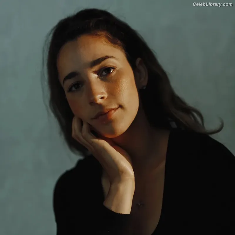 Aly Raisman photo 9 of 425