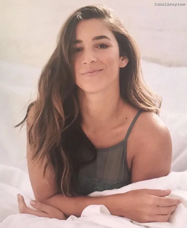 Aly Raisman photo 4 of 425
