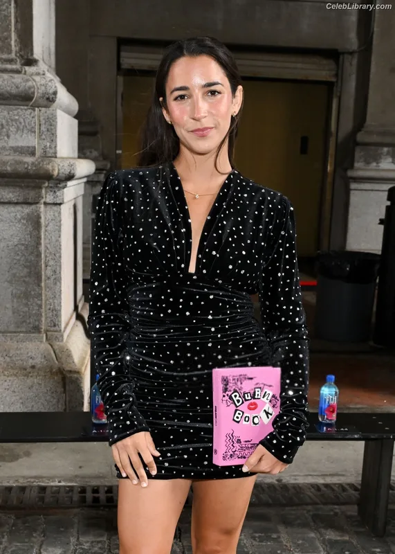 Aly Raisman photo 5 of 425