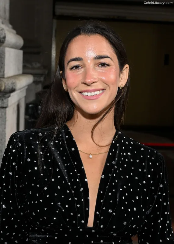 Aly Raisman photo 6 of 425