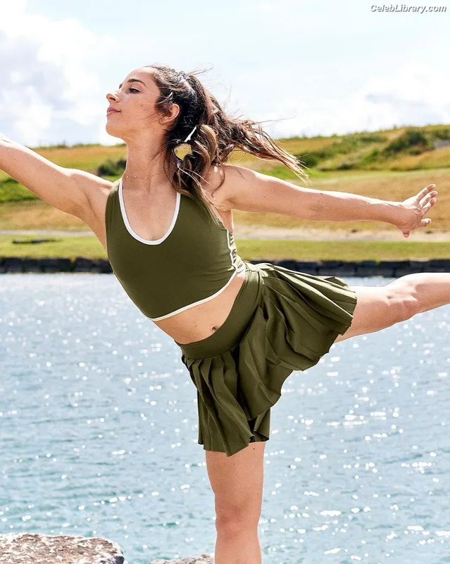 Aly Raisman photo 14 of 425