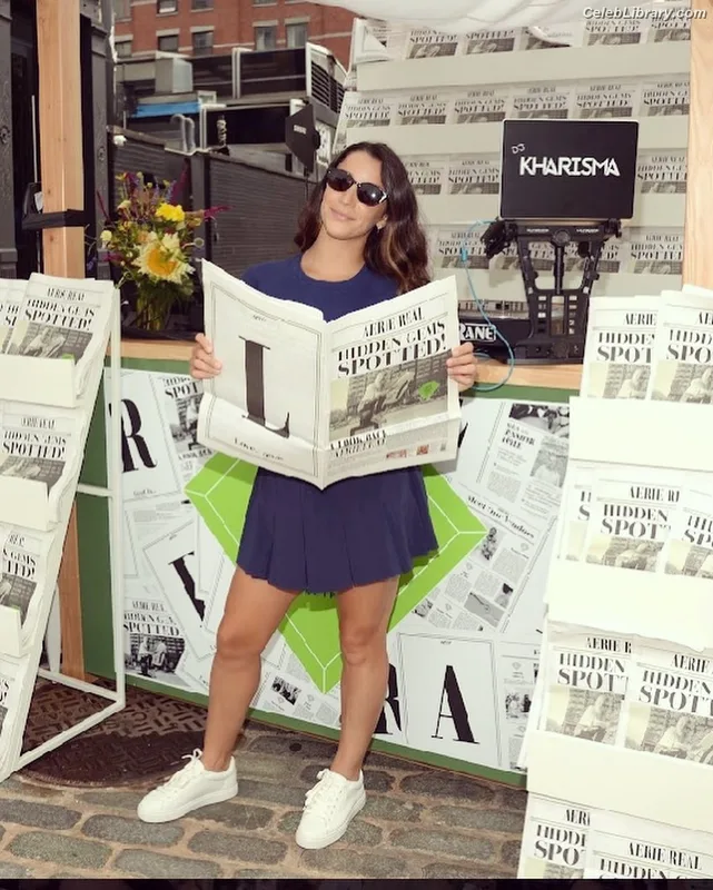 Aly Raisman photo 23 of 425