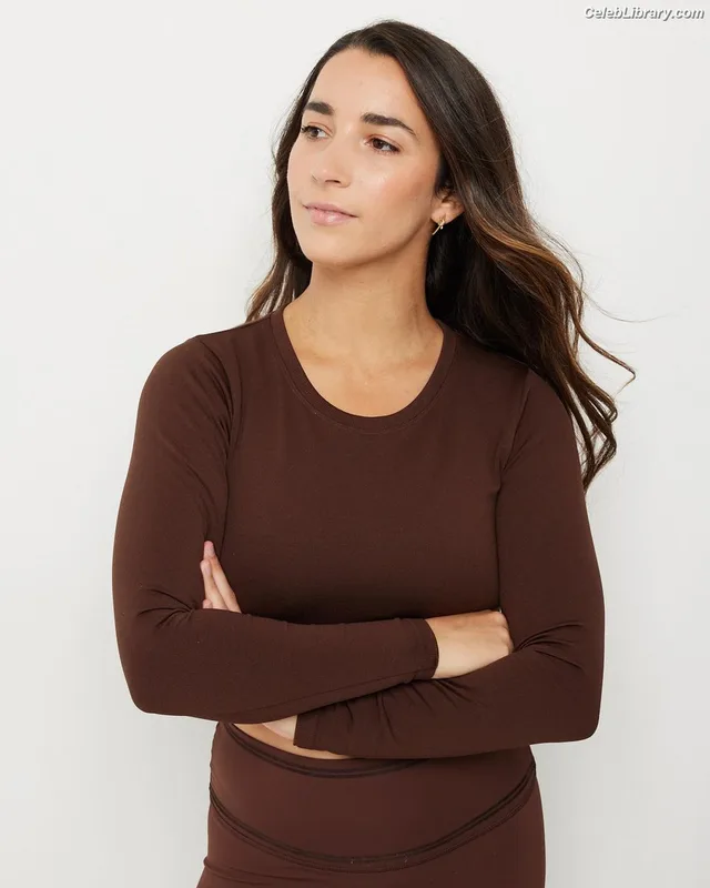 Aly Raisman photo 12 of 425