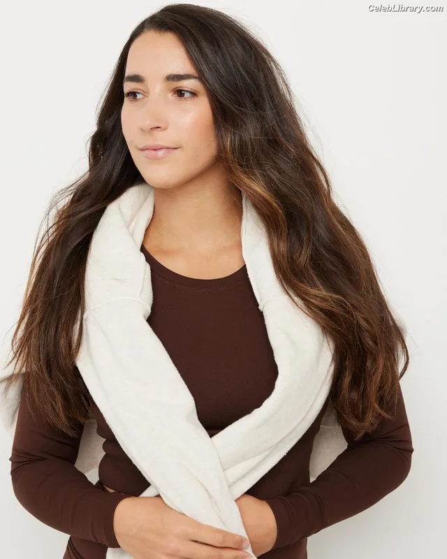 Aly Raisman photo 15 of 425