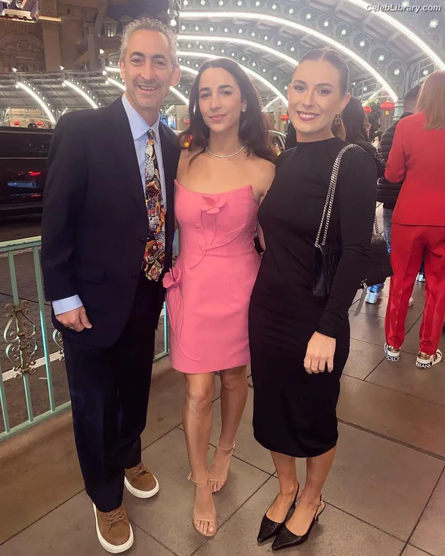Aly Raisman photo 23 of 425