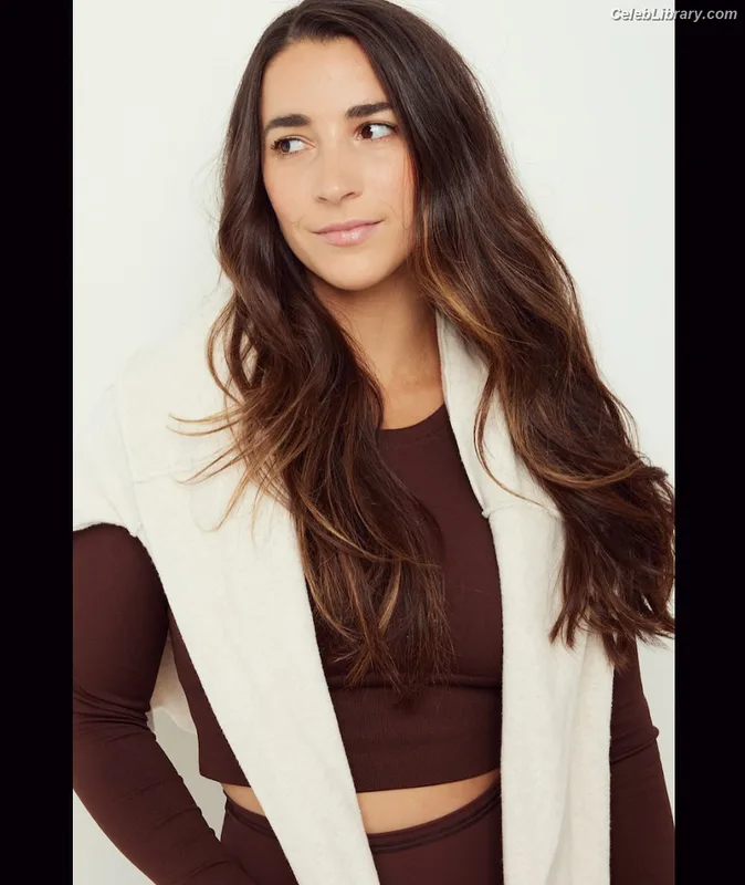 Aly Raisman photo 5 of 425