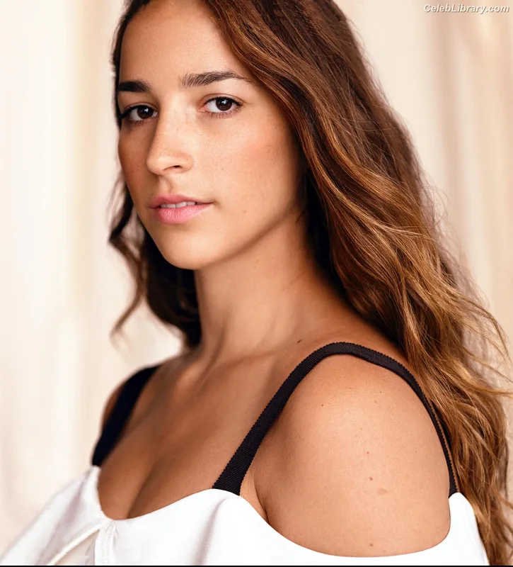 Aly Raisman photo 5 of 425