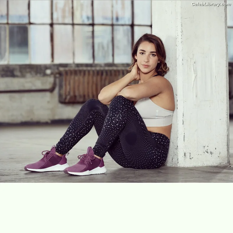 Aly Raisman photo 16 of 425