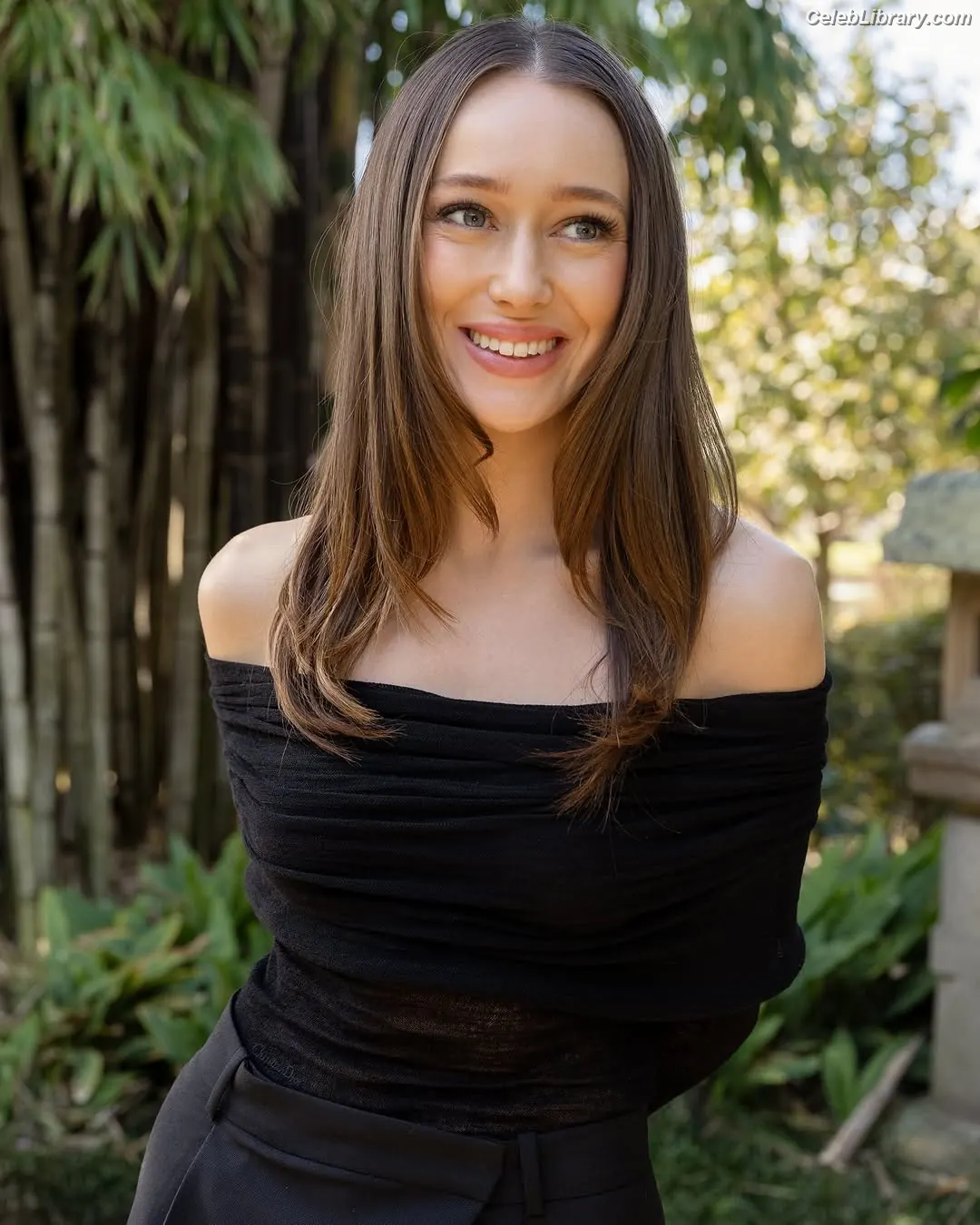Alycia Debnam Carey photo 19 of 1335