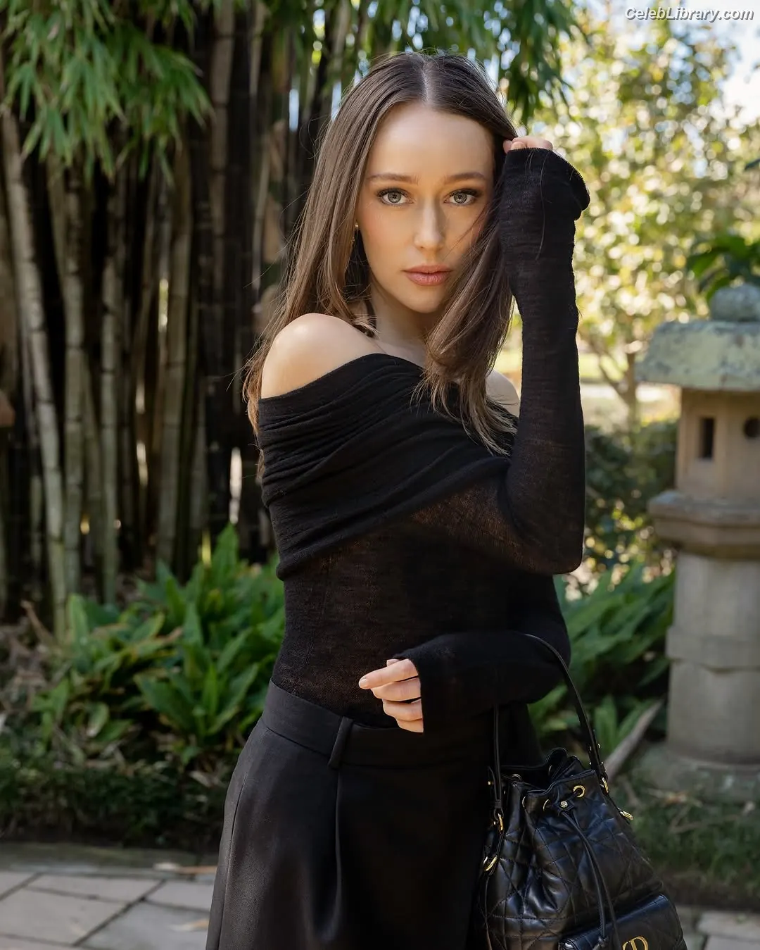 Alycia Debnam Carey photo 20 of 1335