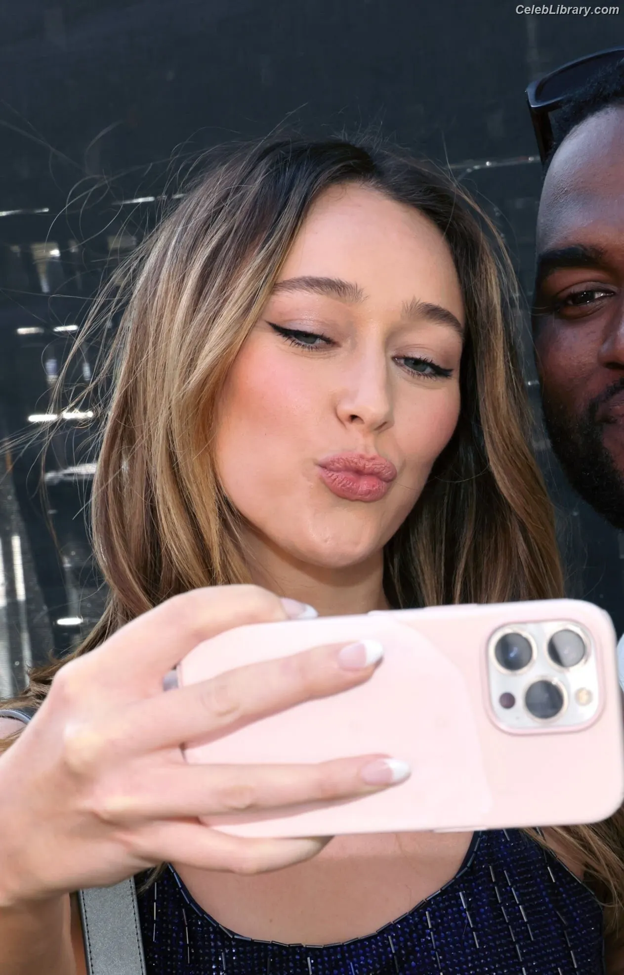 Alycia Debnam Carey photo 11 of 1335