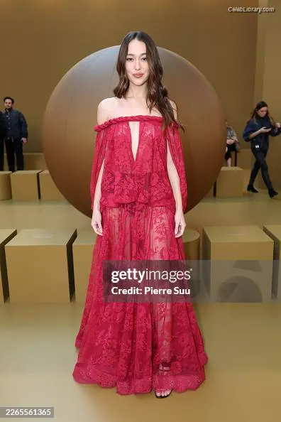Alycia Debnam Carey photo 18 of 1335