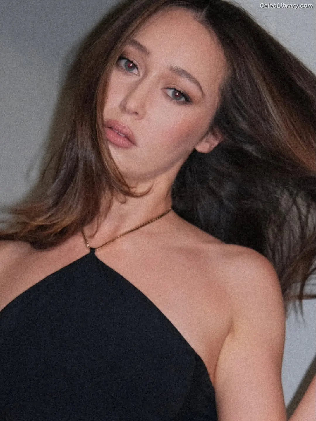 Alycia Debnam Carey photo 24 of 1335