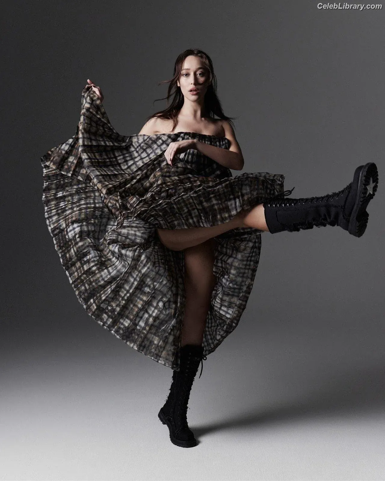 Alycia Debnam Carey photo 9 of 1335