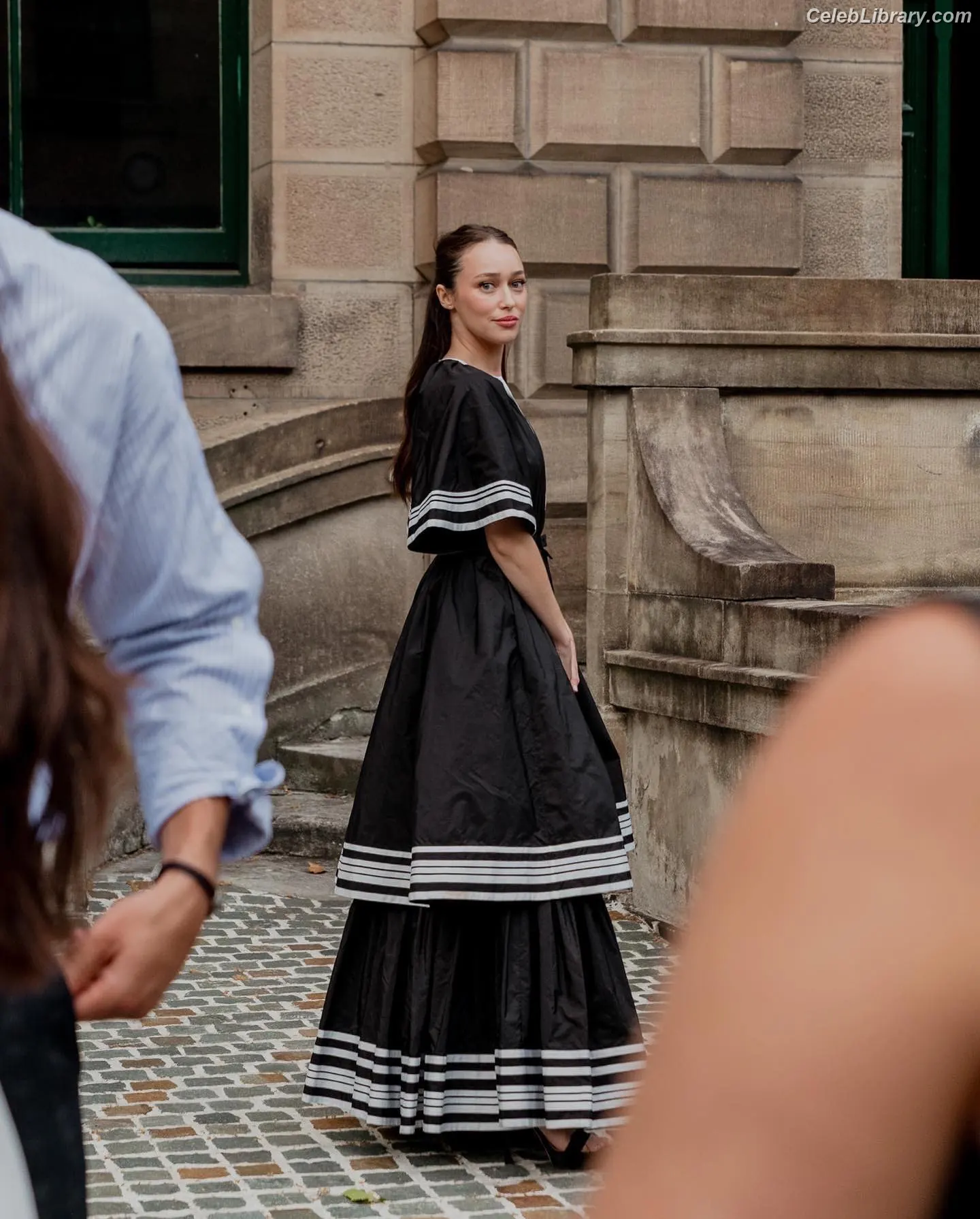 Alycia Debnam Carey photo 1 of 1335