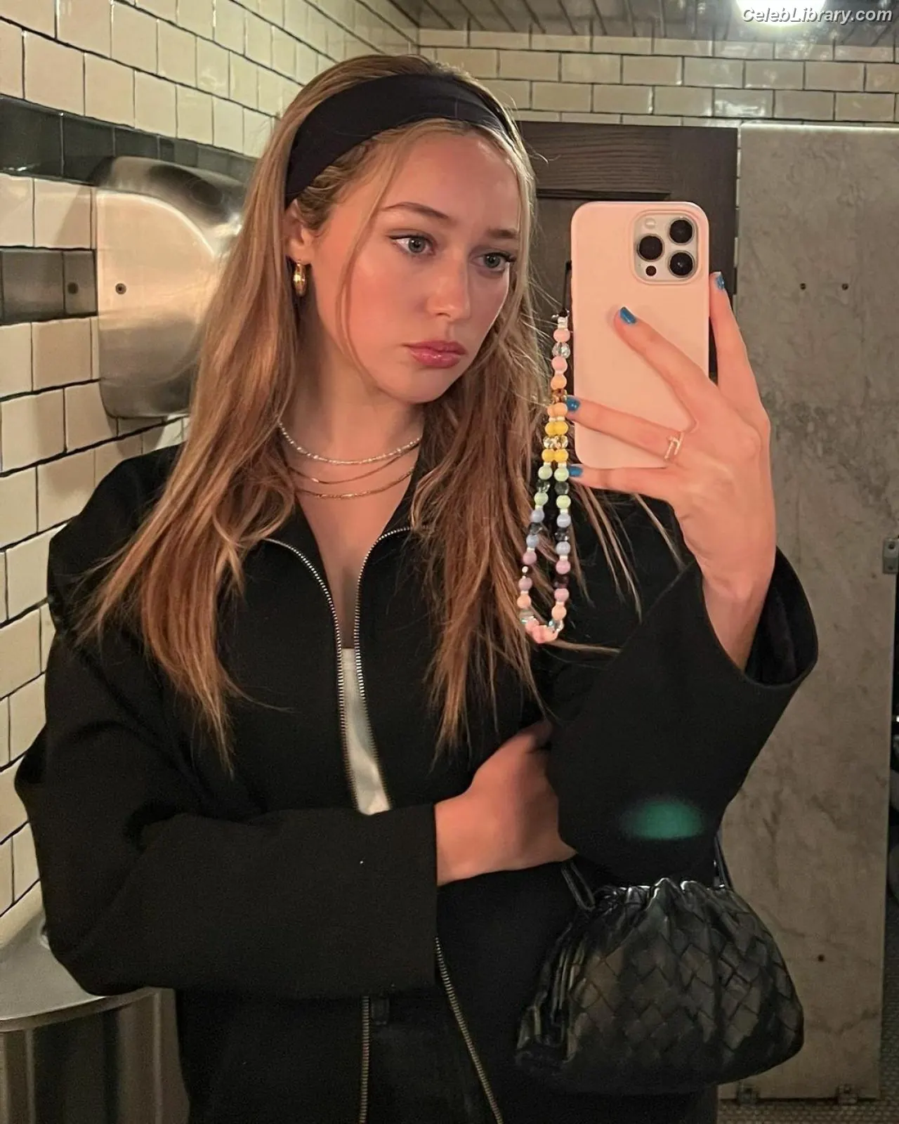 Alycia Debnam Carey photo 16 of 1335