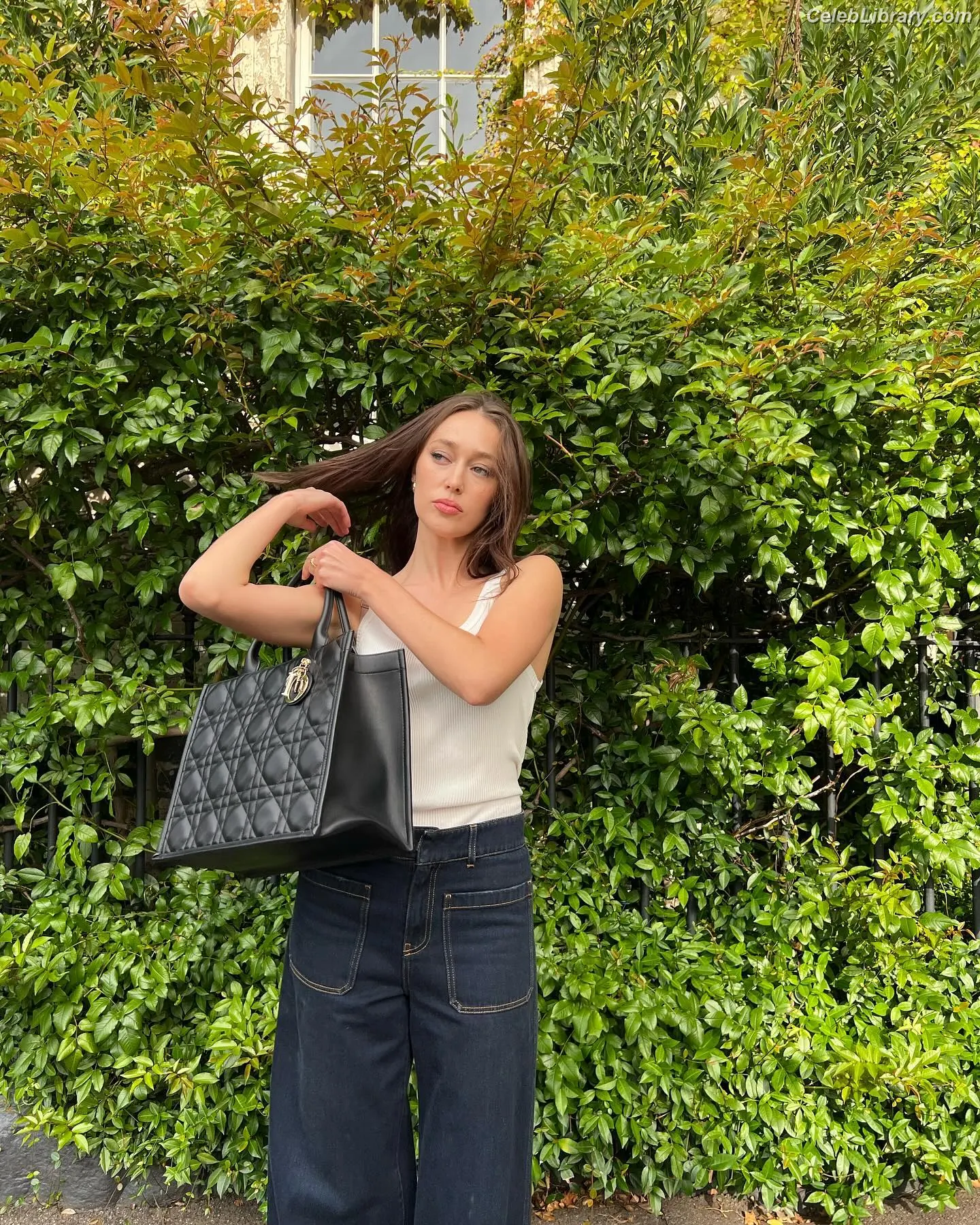 Alycia Debnam Carey photo 23 of 1335