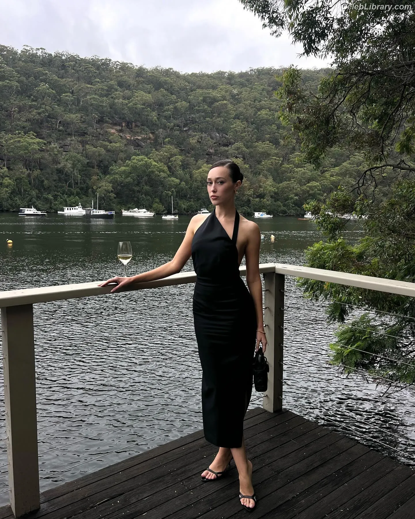 Alycia Debnam Carey photo 7 of 1335