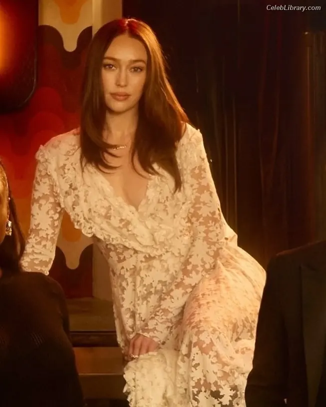 Alycia Debnam Carey photo 22 of 1335