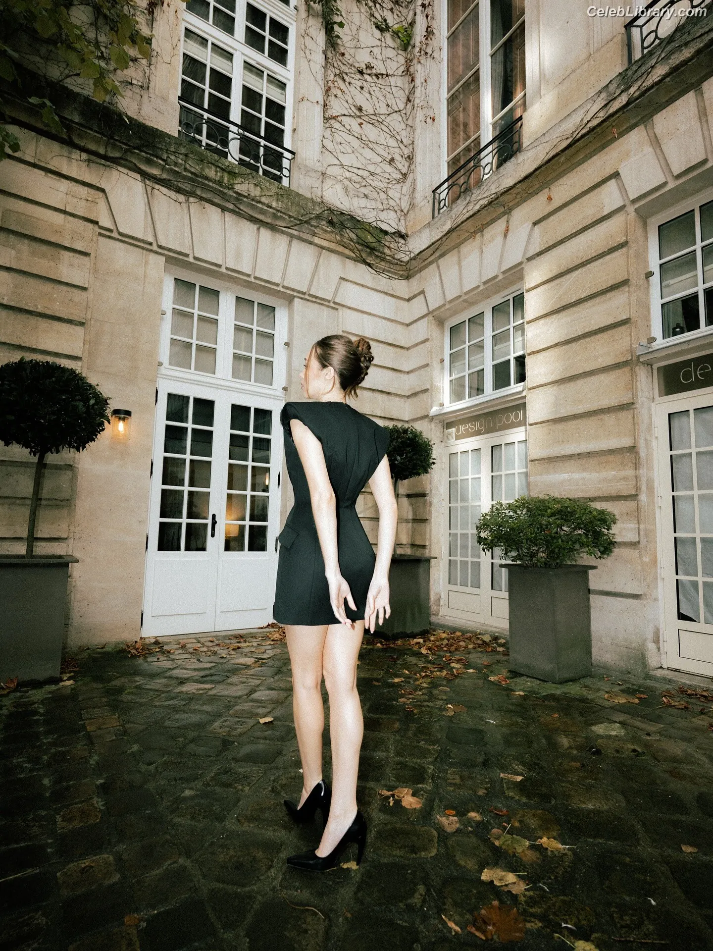 Alycia Debnam Carey photo 24 of 1335