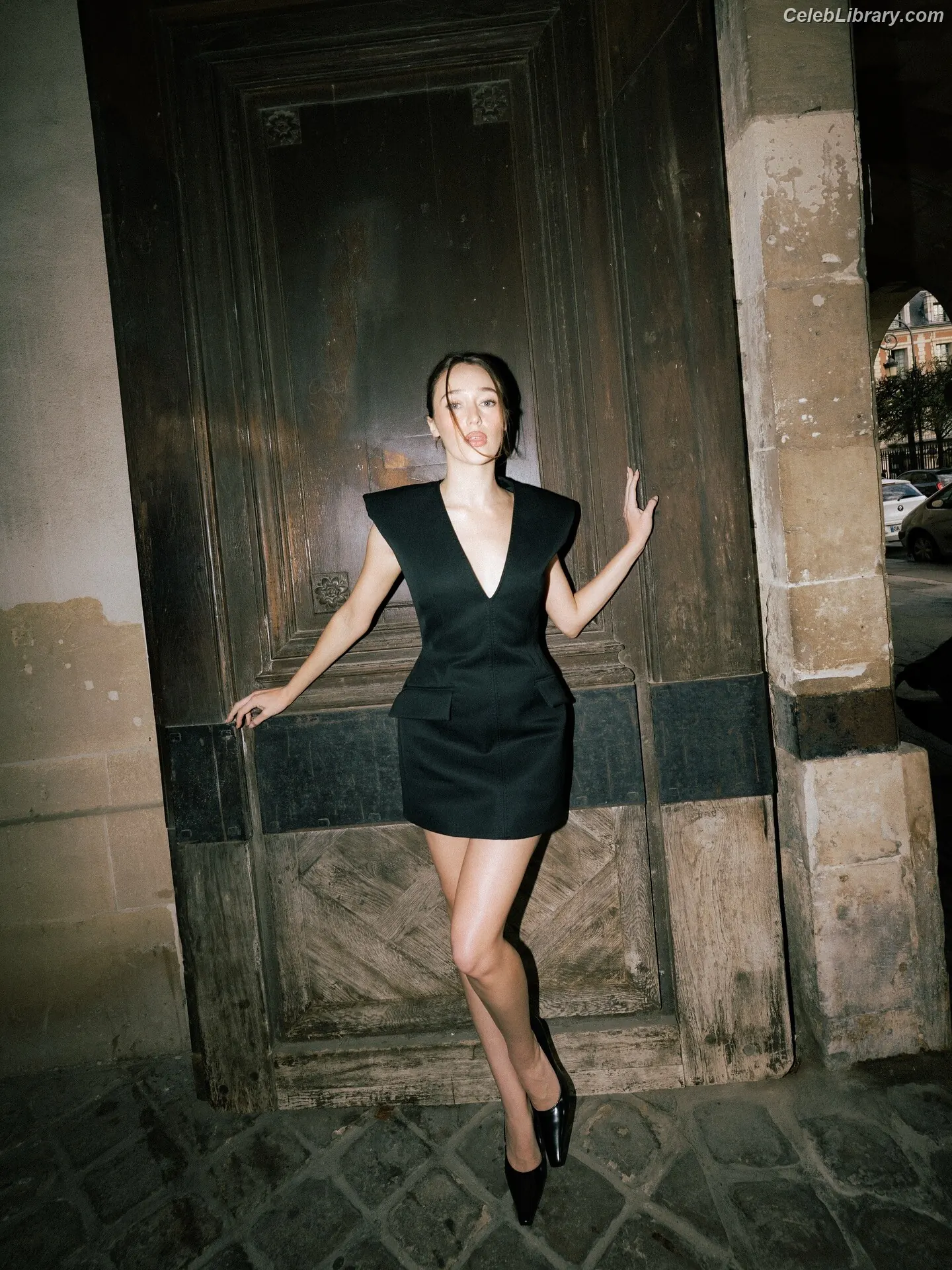 Alycia Debnam Carey photo 2 of 1335