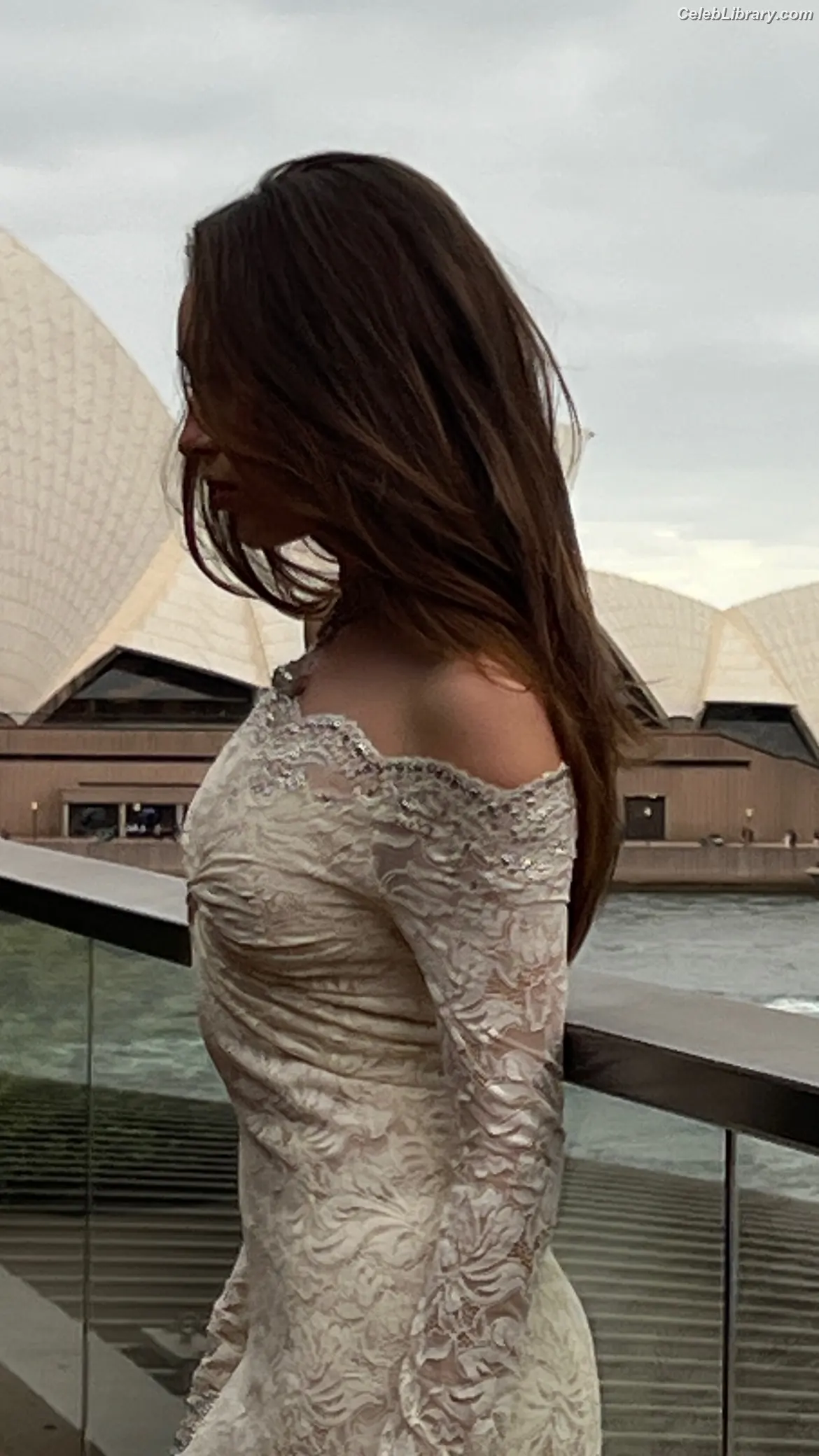 Alycia Debnam Carey photo 10 of 1335