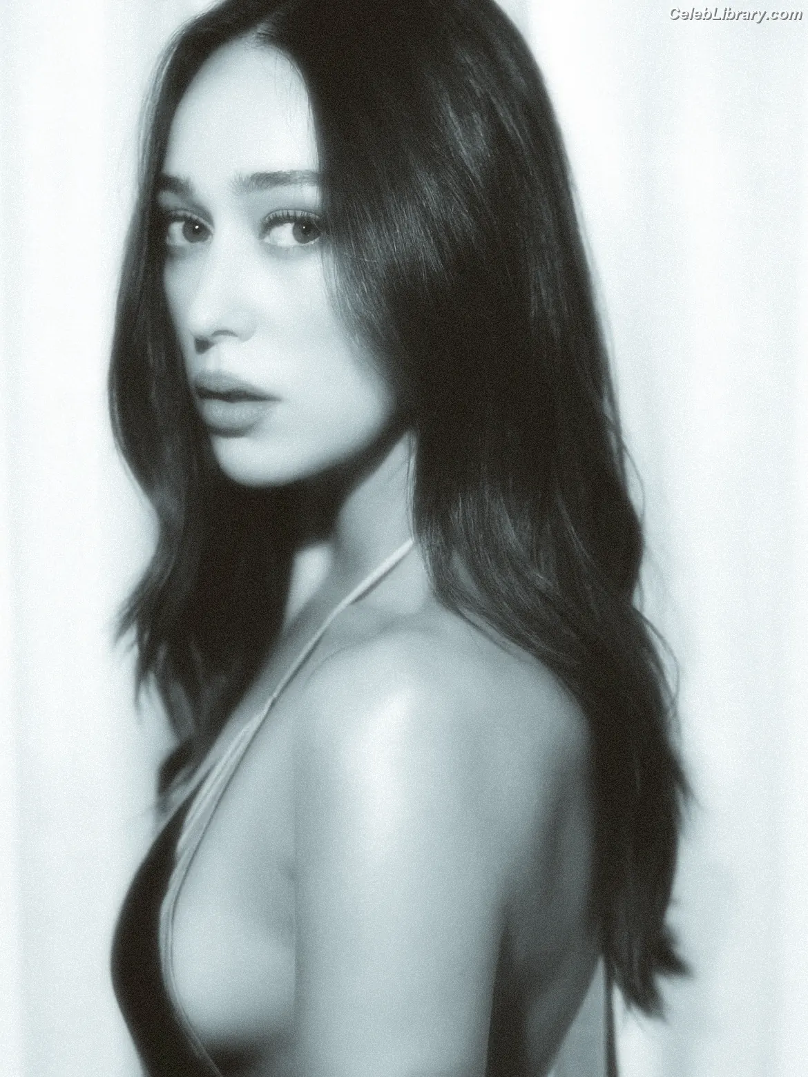 Alycia Debnam Carey photo 3 of 1335