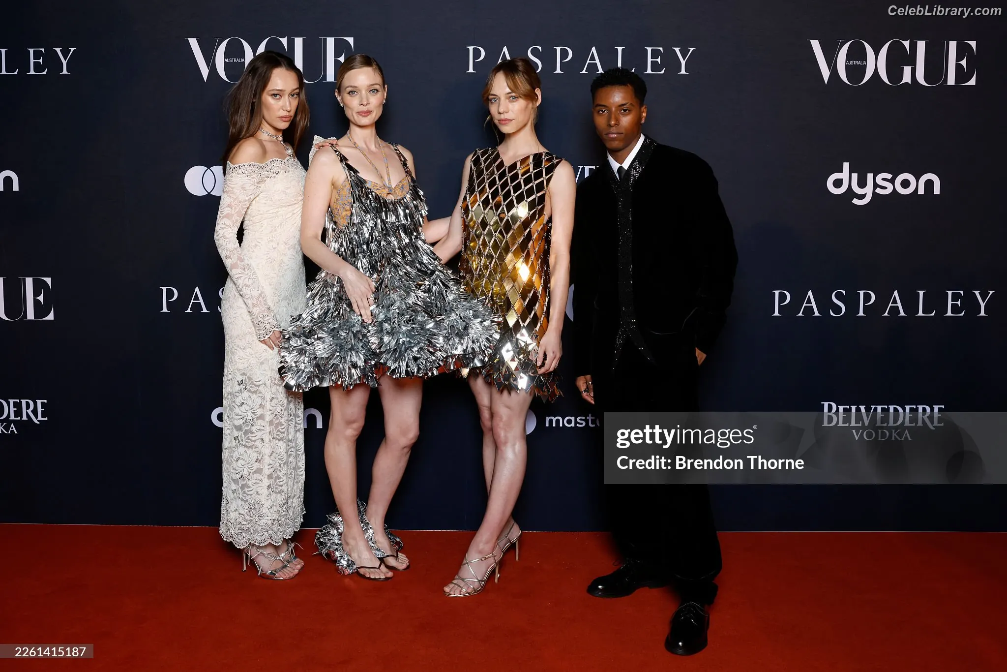 Alycia Debnam Carey photo 16 of 1335