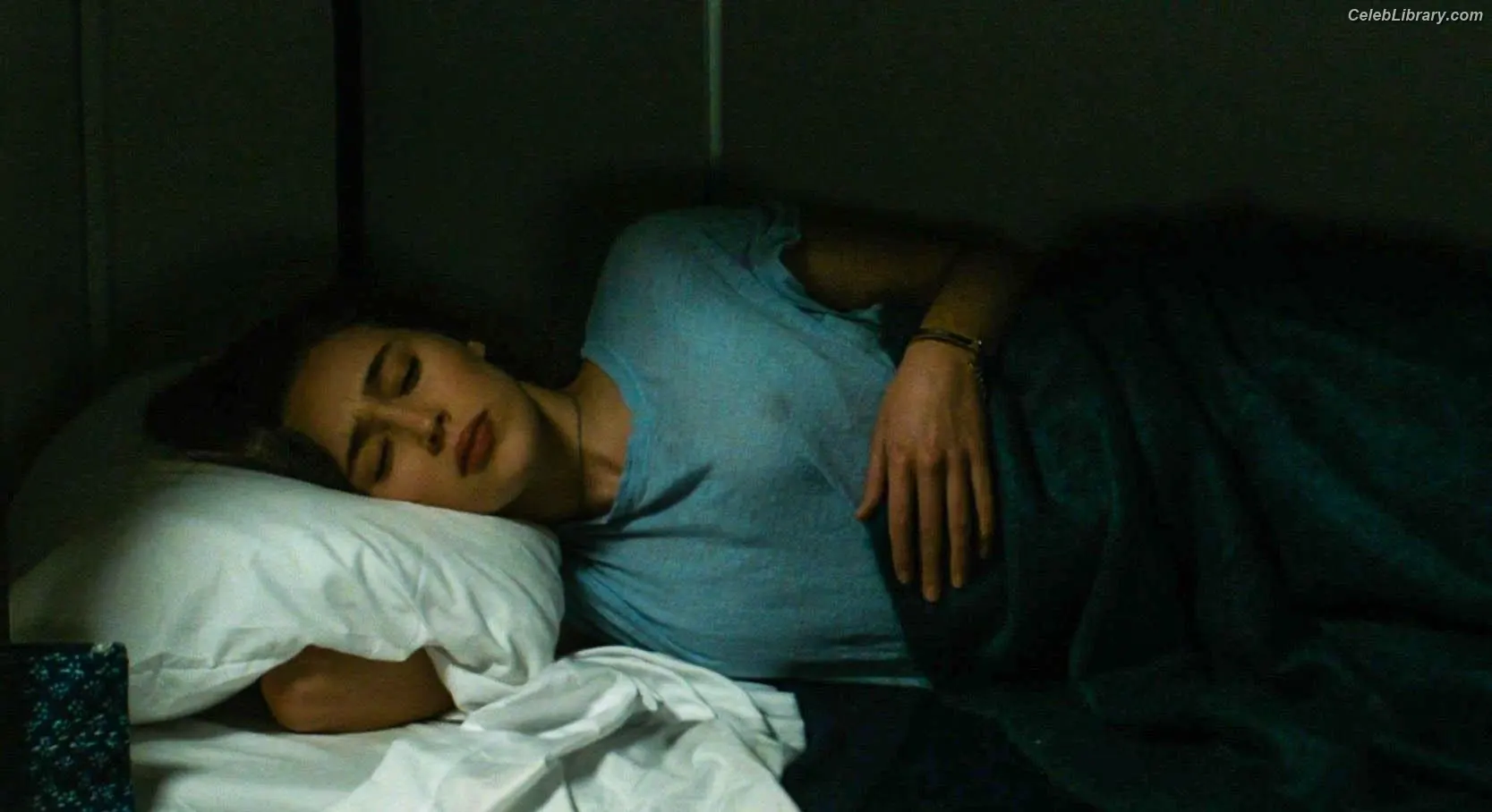 Alycia Debnam Carey photo 12 of 1335