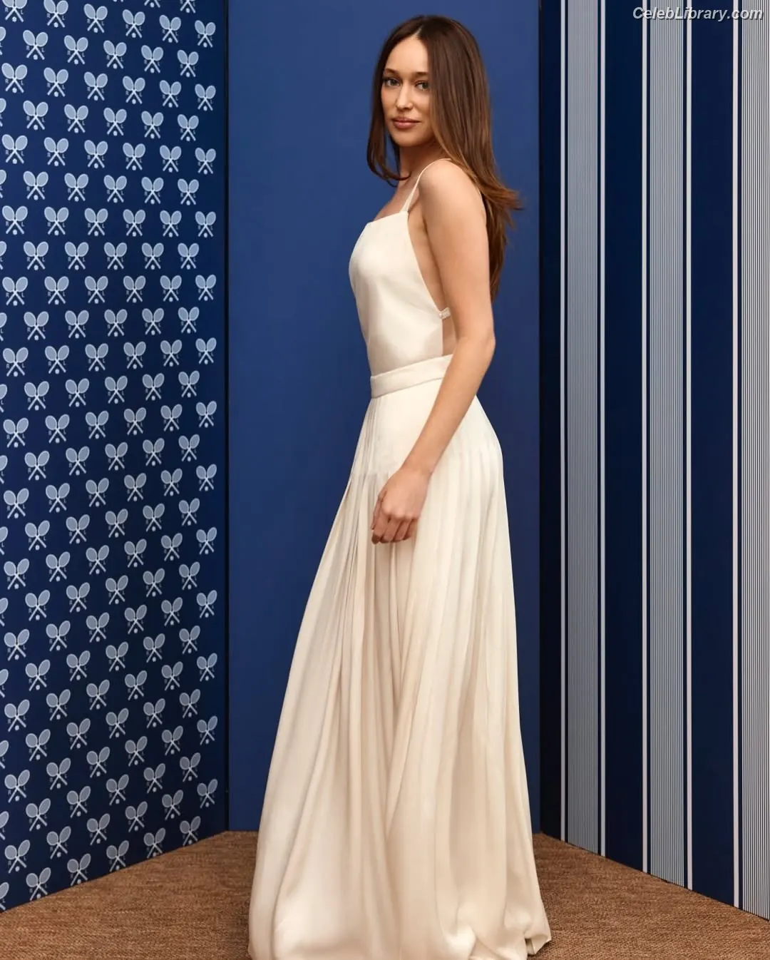 Alycia Debnam Carey photo 24 of 1335