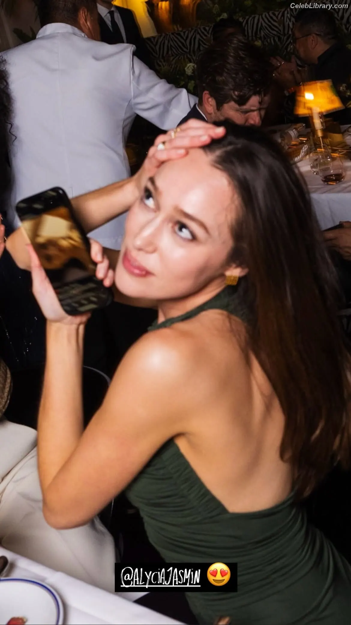 Alycia Debnam Carey photo 19 of 1335