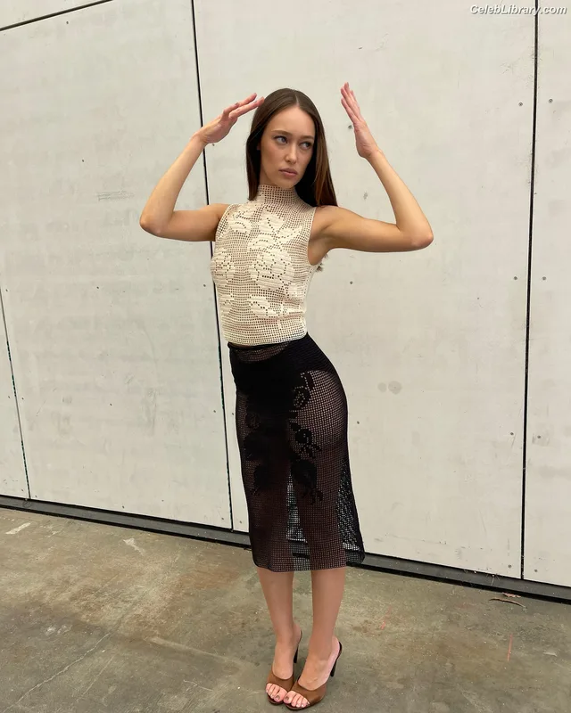 Alycia Debnam Carey photo 23 of 1336