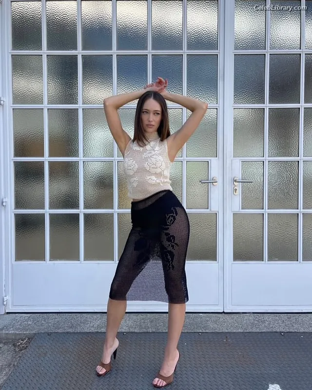 Alycia Debnam Carey photo 1 of 1336