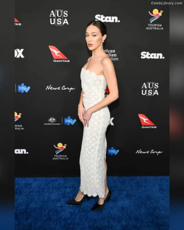 Alycia Debnam Carey photo 14 of 1336