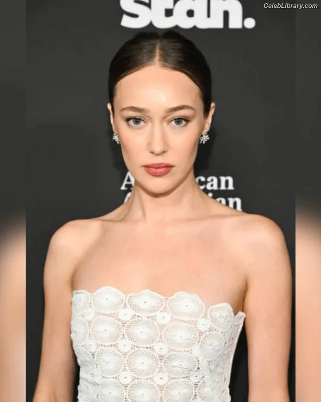 Alycia Debnam Carey photo 22 of 1336