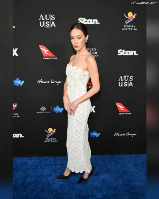 Alycia Debnam Carey photo 23 of 1336