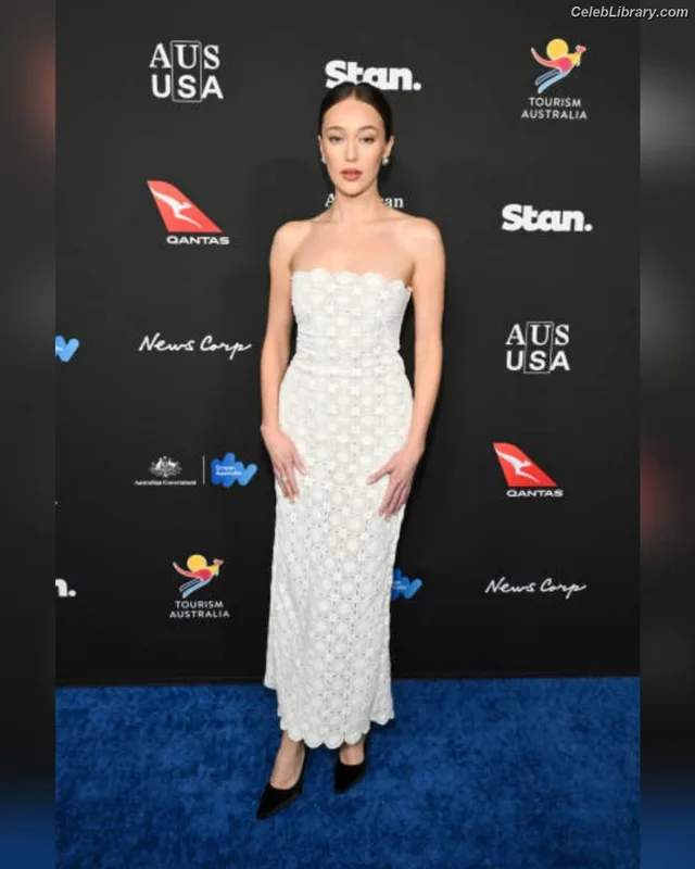 Alycia Debnam Carey photo 24 of 1336