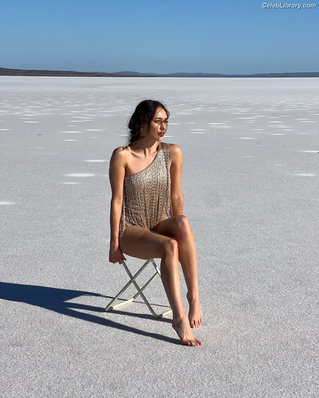 Alycia Debnam Carey photo 12 of 1336