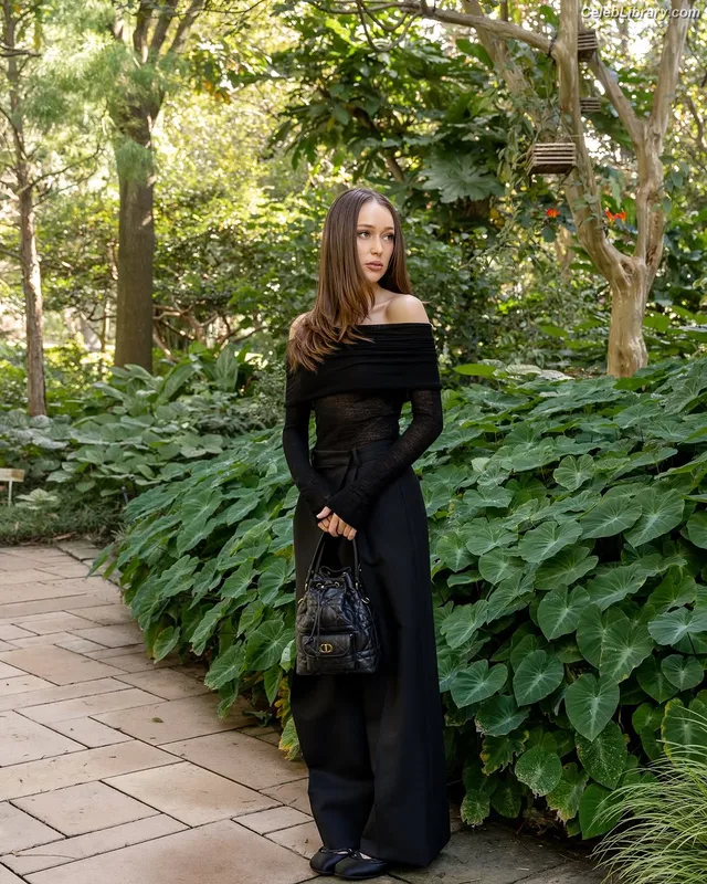 Alycia Debnam Carey photo 23 of 1336