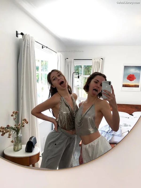 Alycia Debnam Carey photo 2 of 1336