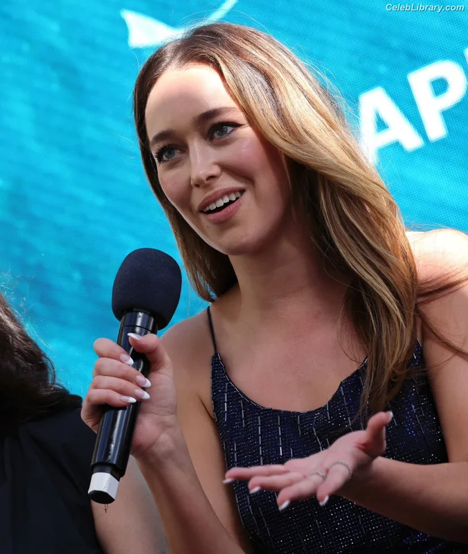Alycia Debnam Carey photo 9 of 1336