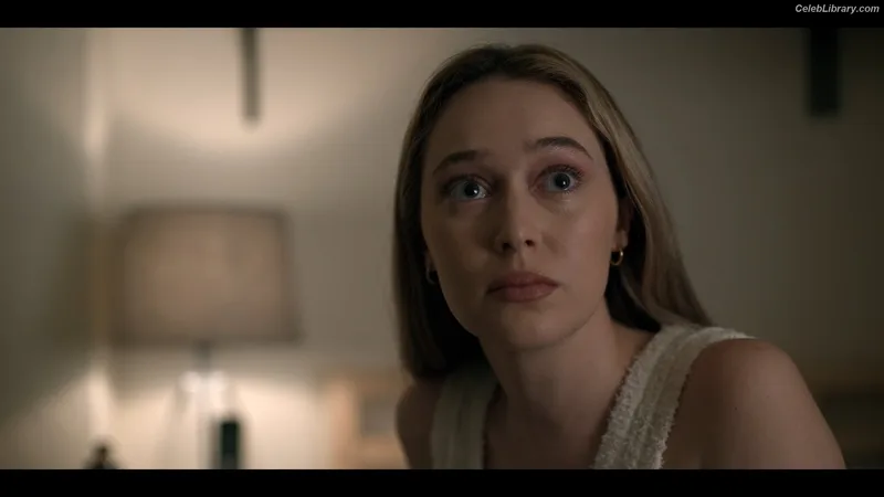 Alycia Debnam Carey photo 2 of 1336