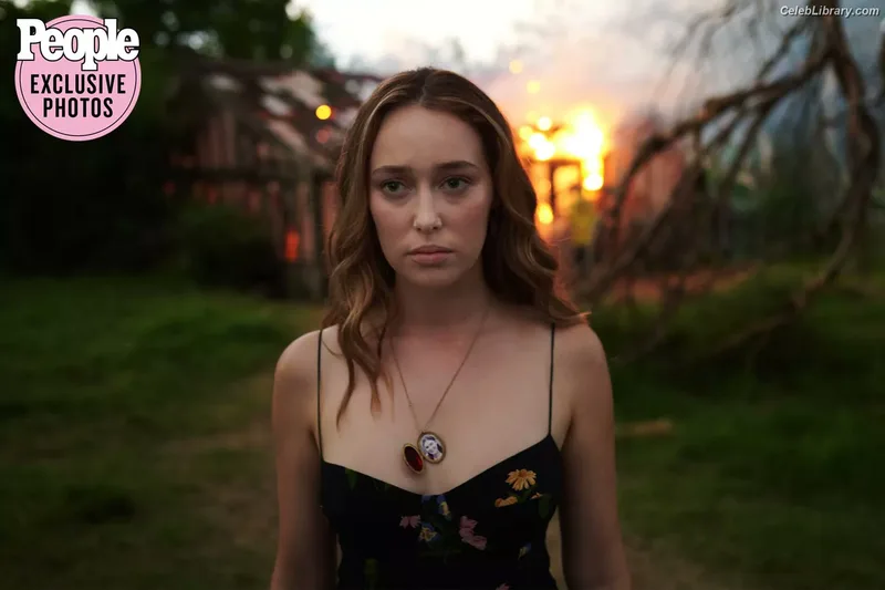 Alycia Debnam Carey photo 4 of 1336