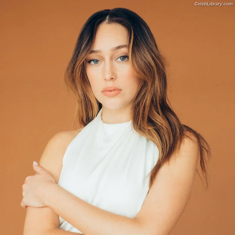 Alycia Debnam Carey photo 8 of 1336