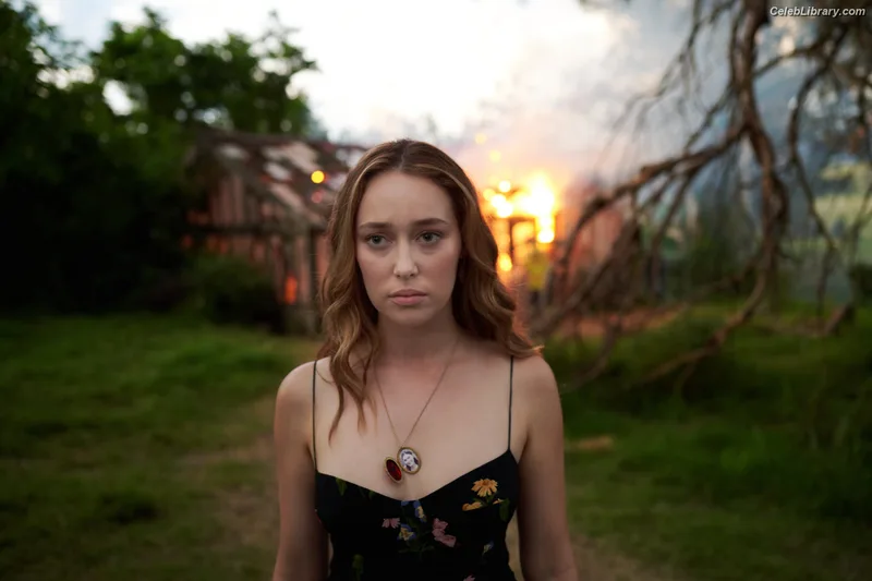 Alycia Debnam Carey photo 13 of 1336
