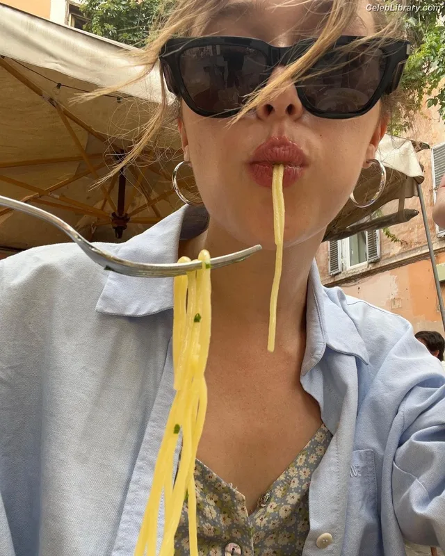 Alycia Debnam Carey photo 23 of 1336